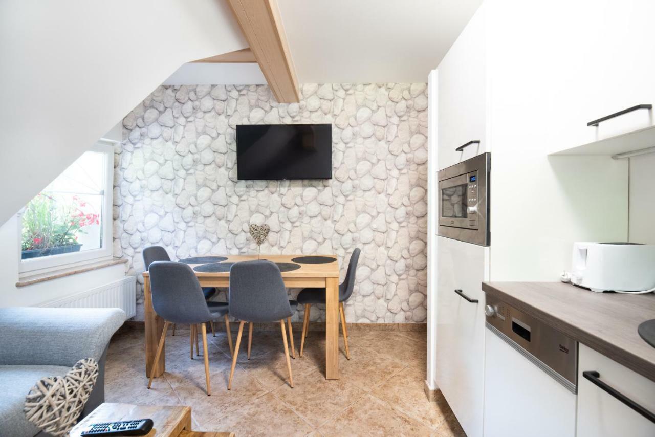 Apartments Grad Kamen Бегунье-на-Гореньскем Экстерьер фото