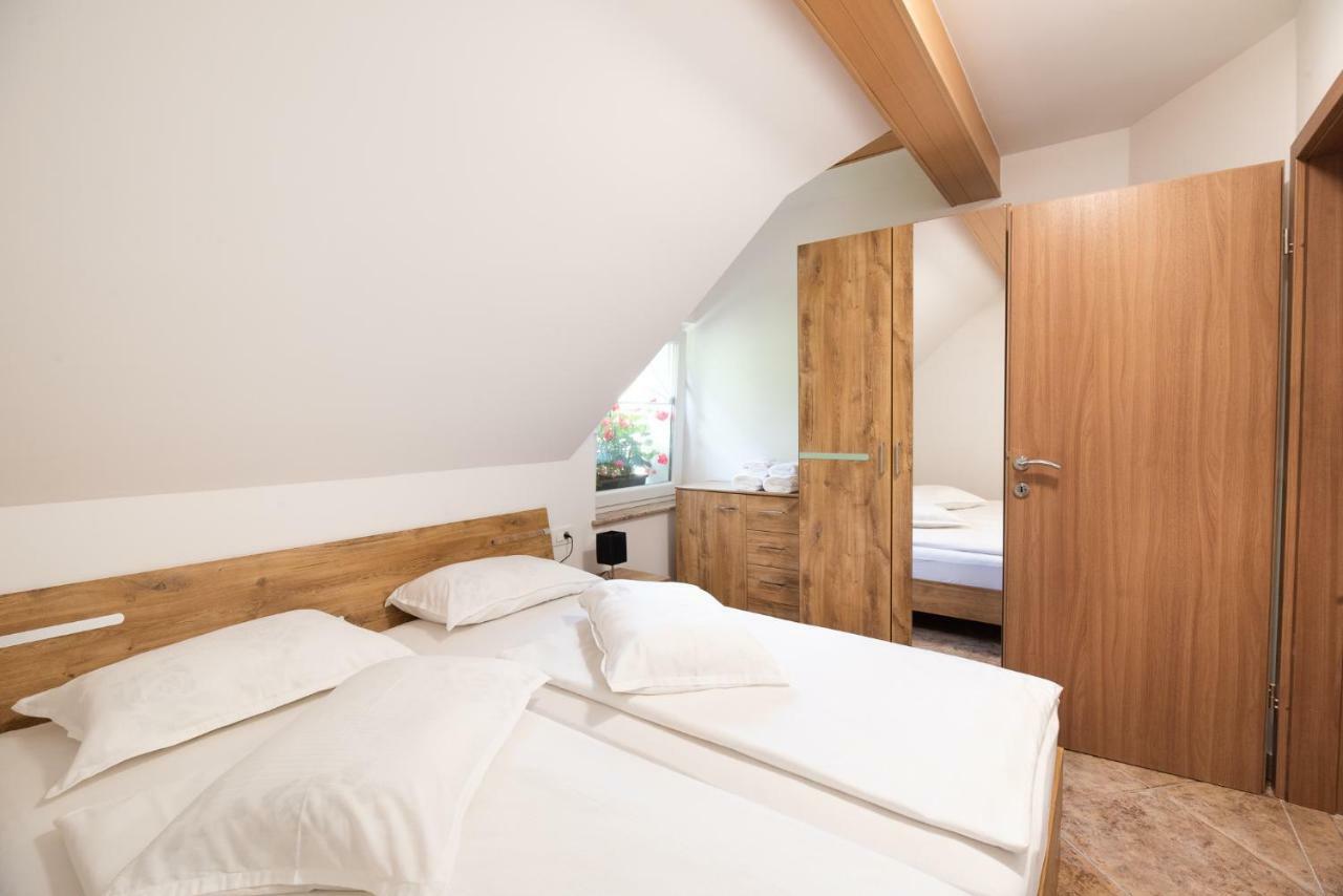 Apartments Grad Kamen Бегунье-на-Гореньскем Экстерьер фото